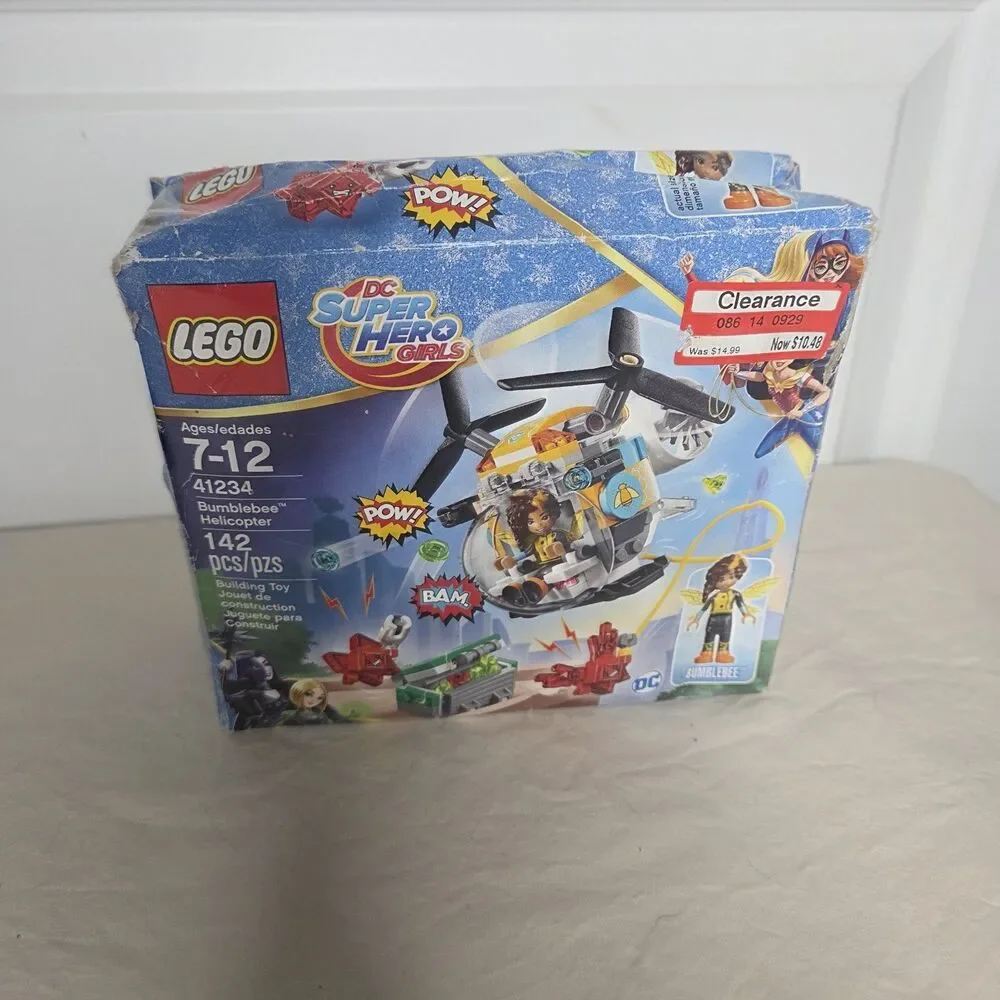 LEGO DC Super Hero Girls: Bumblebee Helicopter (41234) Damaged Box